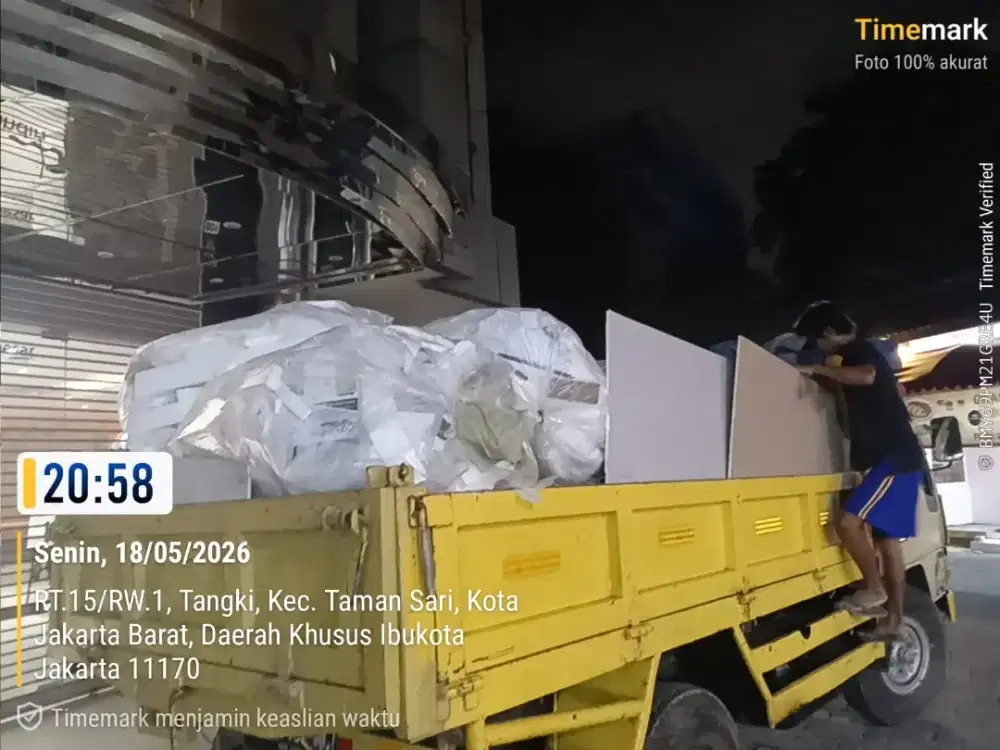 Jasa buang sampah dan pengurugan puing