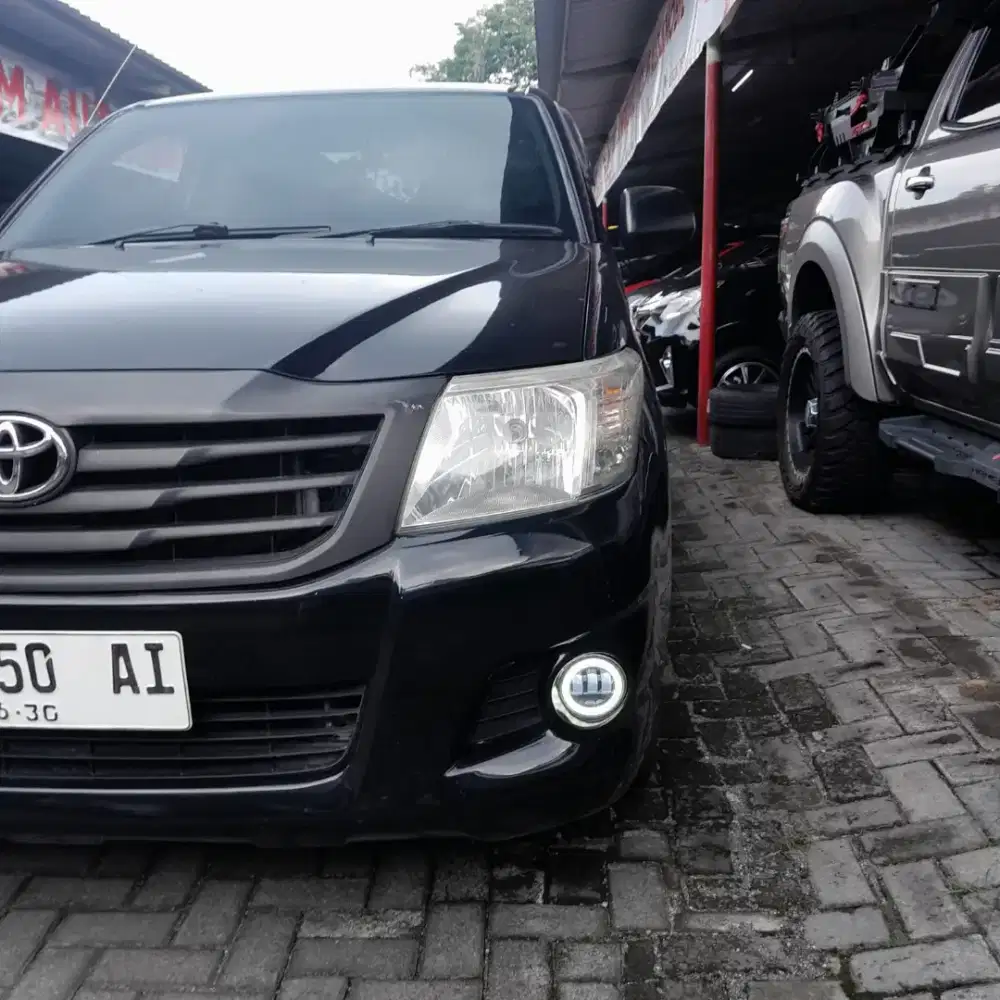 HILUX DIESEL Single Cabin Tangan pertama 2015