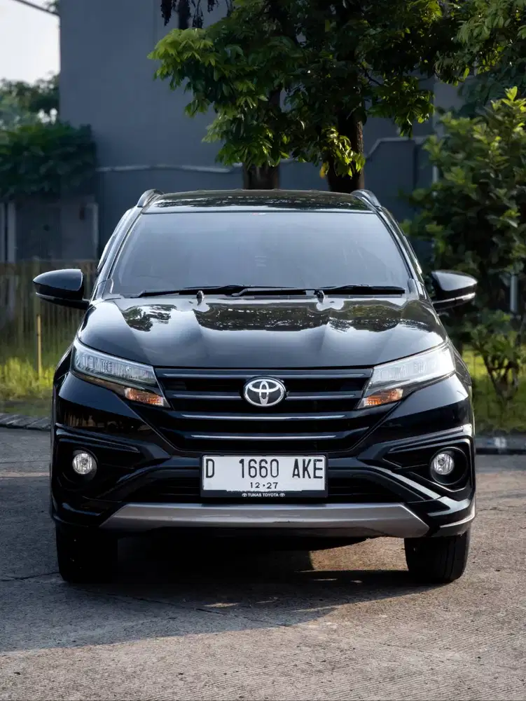 Toyota Rush gr matic 2022 hitam