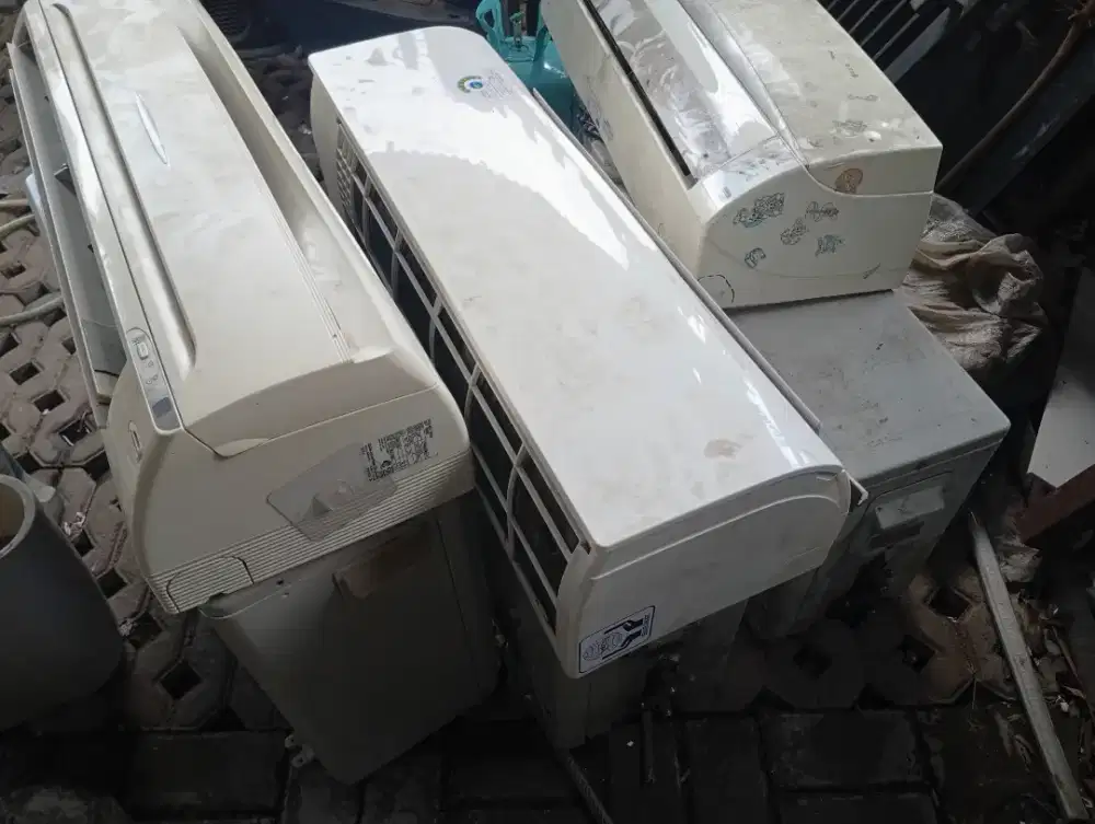 Service AC panggilan, perbaikan,cuci rutin bongkar pasang bergaransi