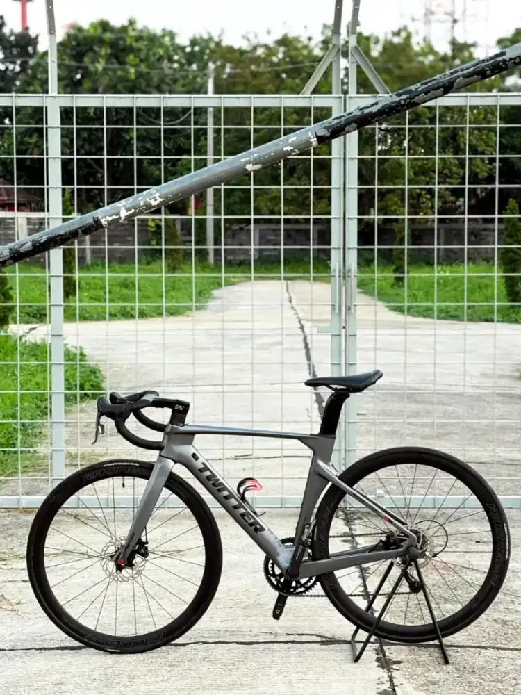 Roadbike Twitter R10 Pro