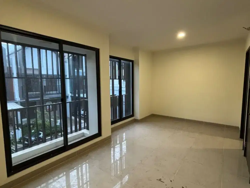 Rumah Baru Dengan Attic Room Dekat Kawasan Pendidikan & Kuliner di Cluster Leonora Gading Serpong