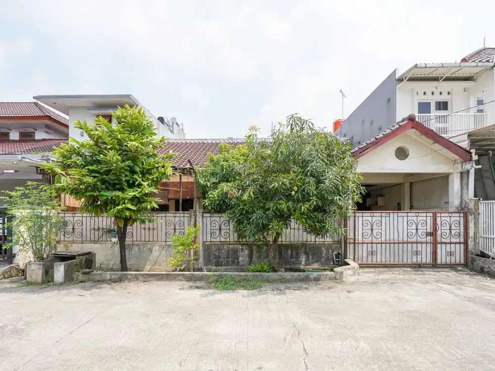 Rumah Luas SHM 8 Menit ke Hermina Hospital Galaxy Hadap Timur J-44859
