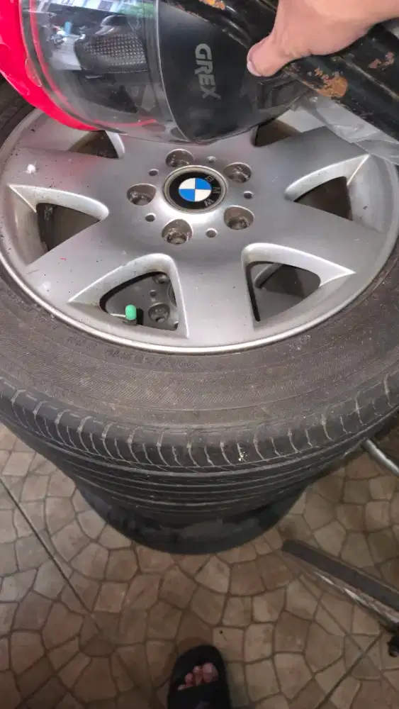 Jual Murah bgt utk ngosongin Garasi Velg Ori BMW 318i ring 16 Ban Yoko