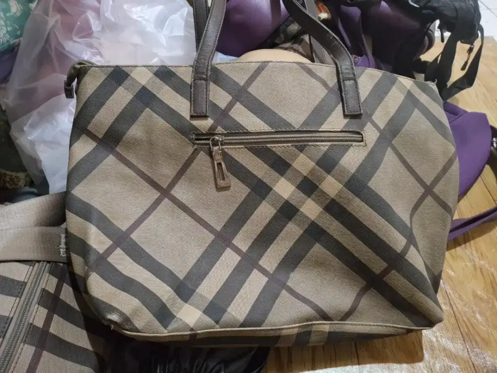 Tas  slempang wanita