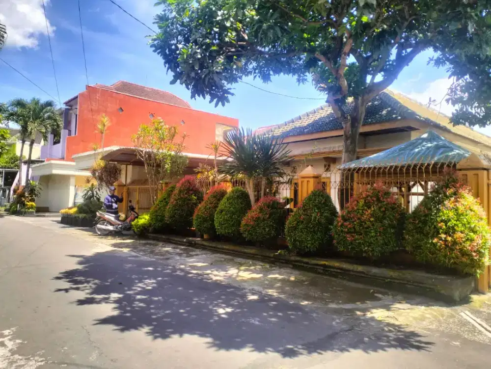 BU Cepat Rumah Kost Ada Rumah Induk Dan Tanah Kosong Soekarno Hatta