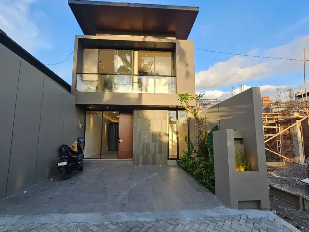 Rumah Mewah furnished dalam Cluster Jalan Kaliurang dekat UGM
