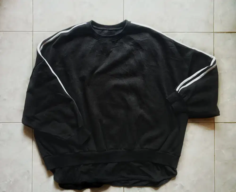 Basic crewneck essentials