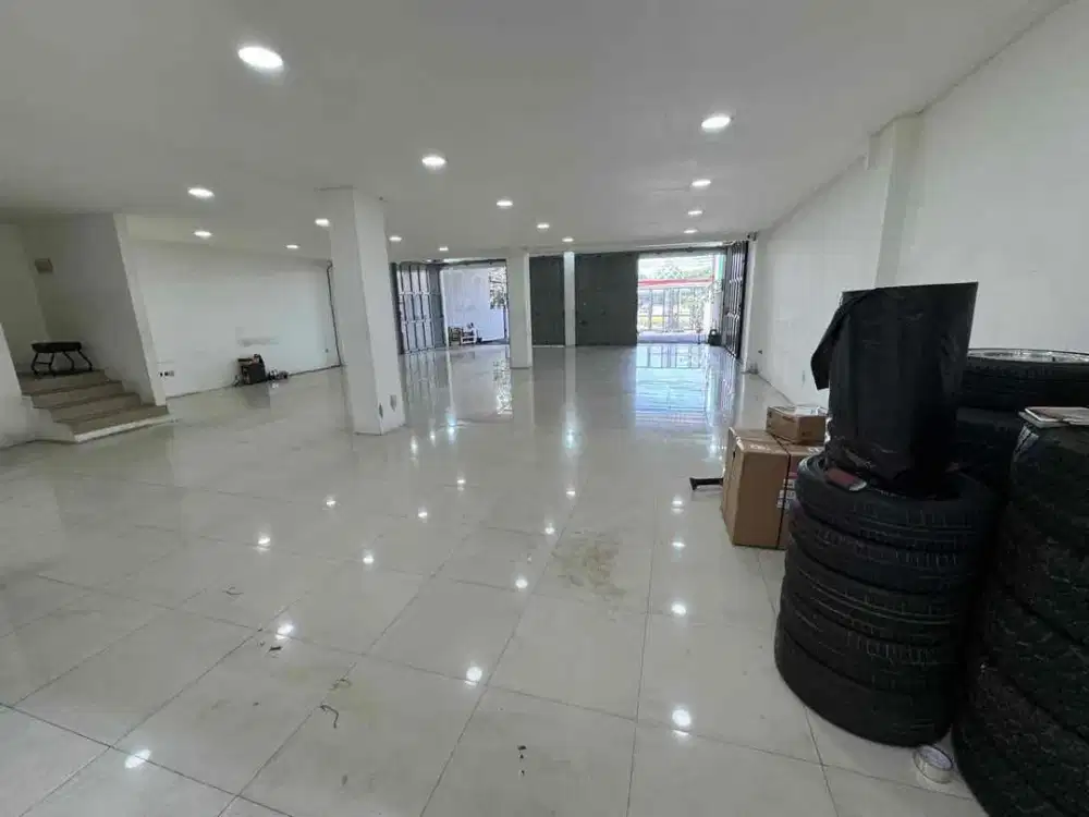 ruko bangunan rapi dan bagus di mainroad Bkr cocok buat salon /cafe