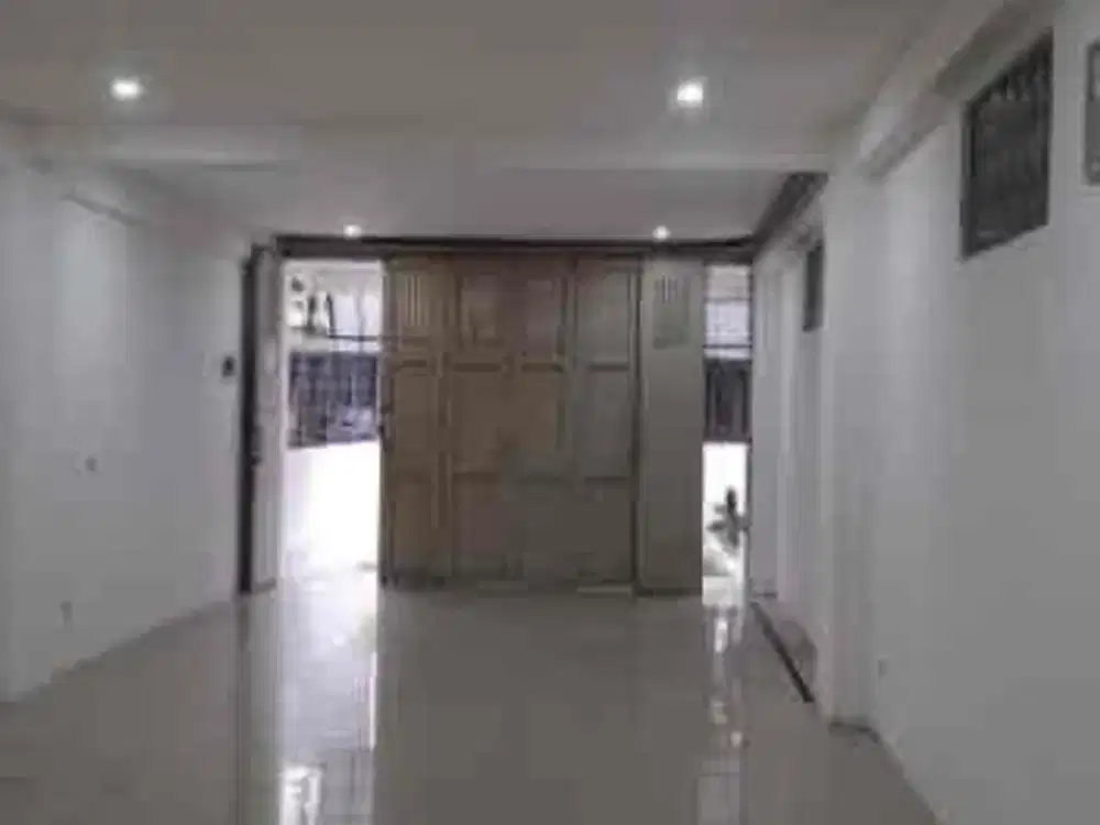 Ruko siap huni di tengah kota cocok buat kantor