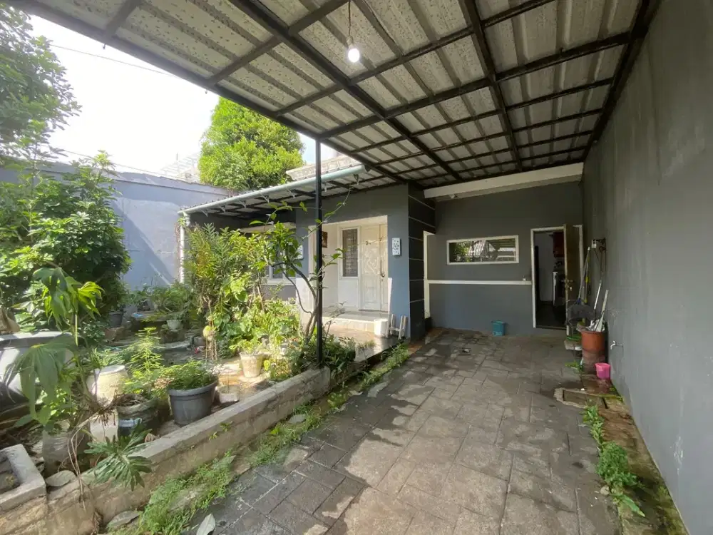 Rumah Tanah Luas 15 Menit ke RS Sentosa Bogor SHM Hadap Timur J-46687