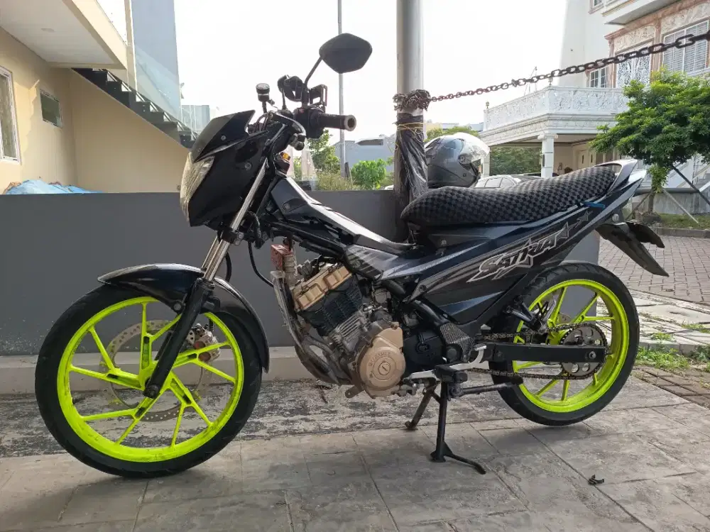 Dijual motor satria Fu tahun 2015 STNK dan BPKB lengkap pajak hidup