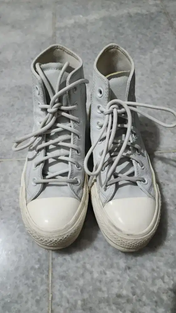 Sepatu Converse no 36