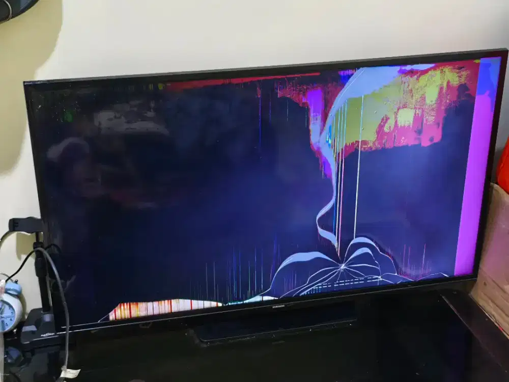 Tv Samsung 40 inch minus retak harus ganti layar