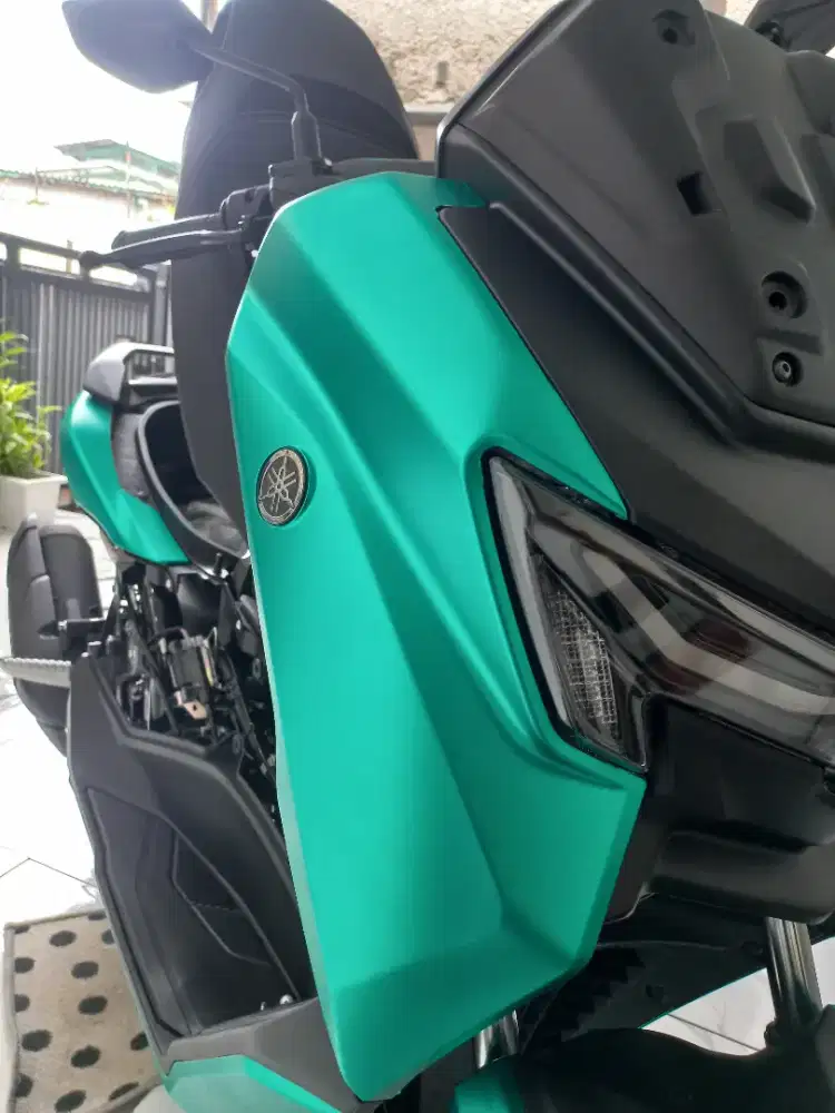 Cutting wrapping sticker motor