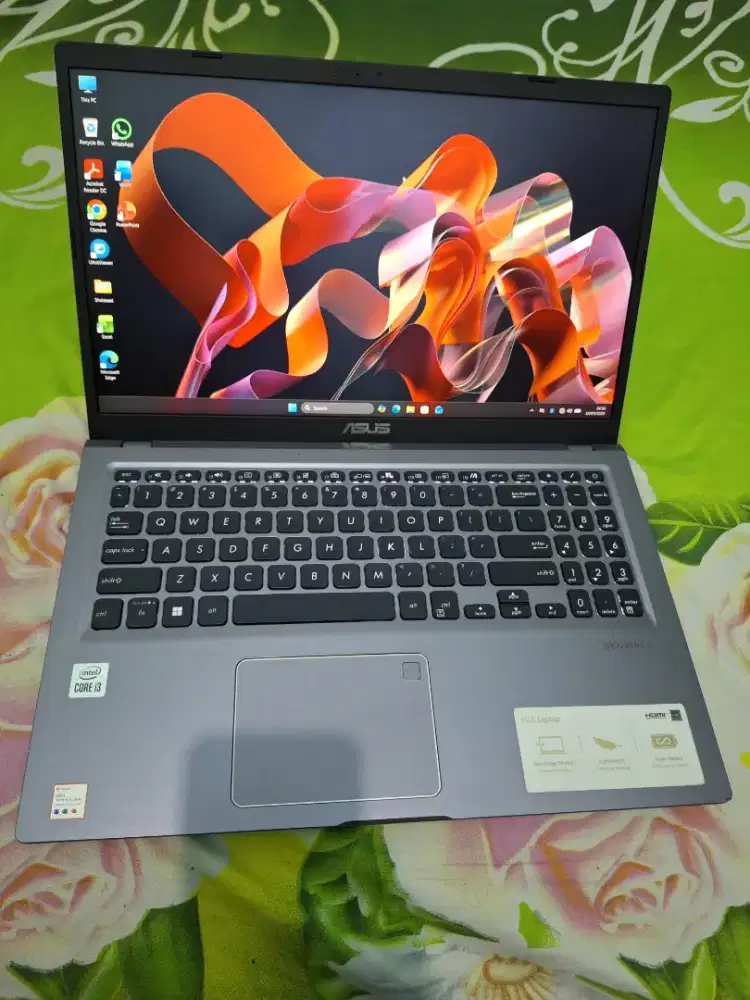 Bismillah di jual laptop asus vivobook slim core i3gen10 siap pakai