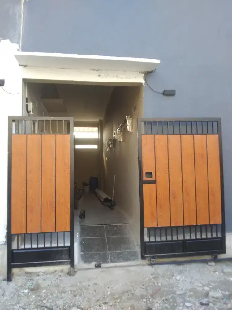 pintu gerbang rumah