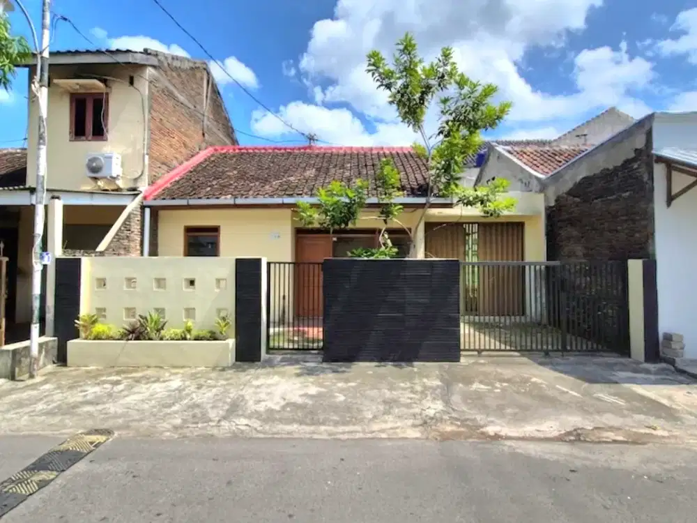 Rumah Dekat IHS jl. adi sucipto colomadu Akses Lebar