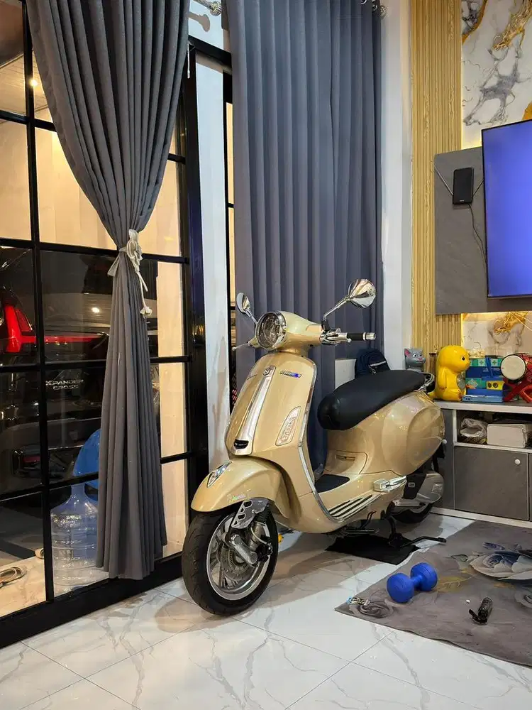 VESPA PRIMAVERA RAWATAN 2017