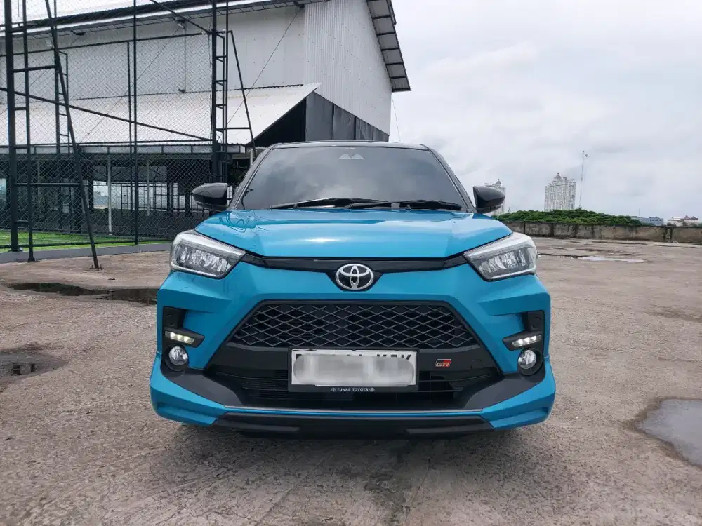 Two tone km 20k Toyota Raize 1.0 GR 2022 Biru