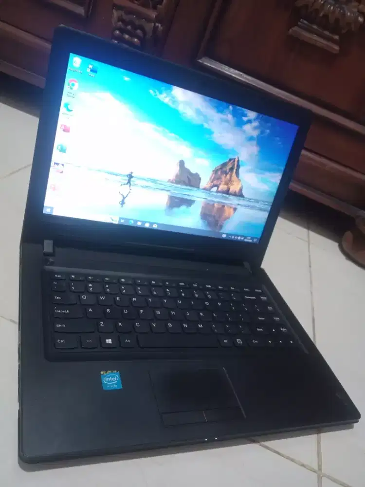 Dijual cepat Laptop lenovo siap pakek lancar galo boleh cek sepuasnyo