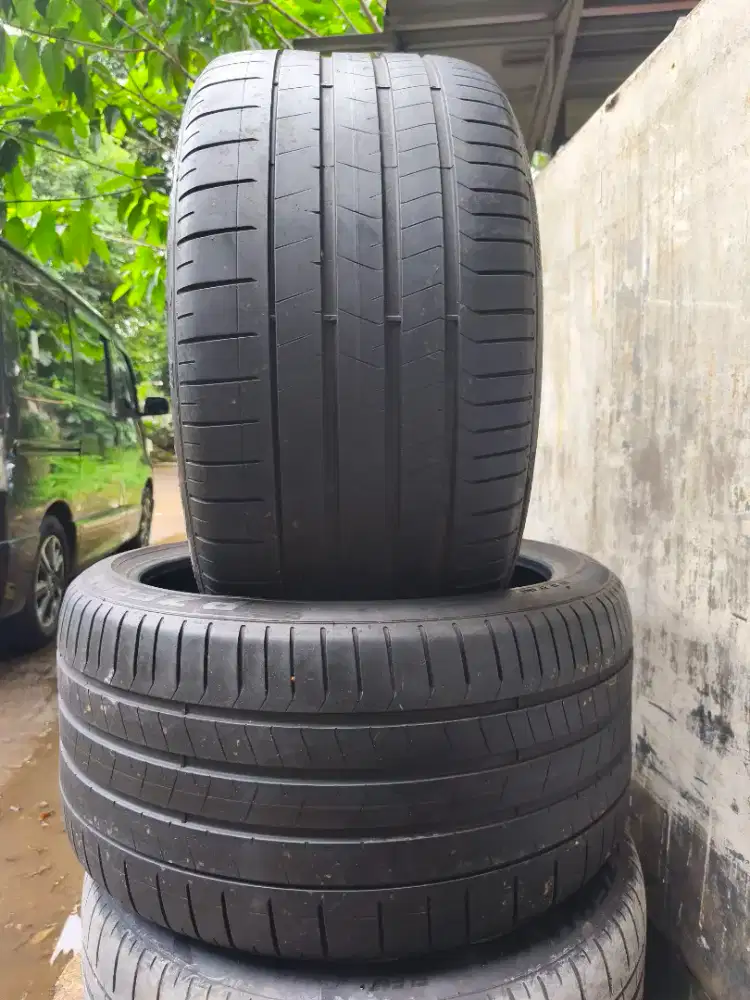 Pirelli pzero 315 30 Ring 21