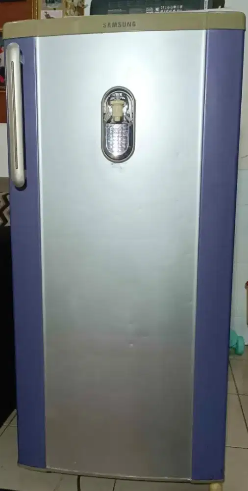 Di jual kulkas 1 pintu