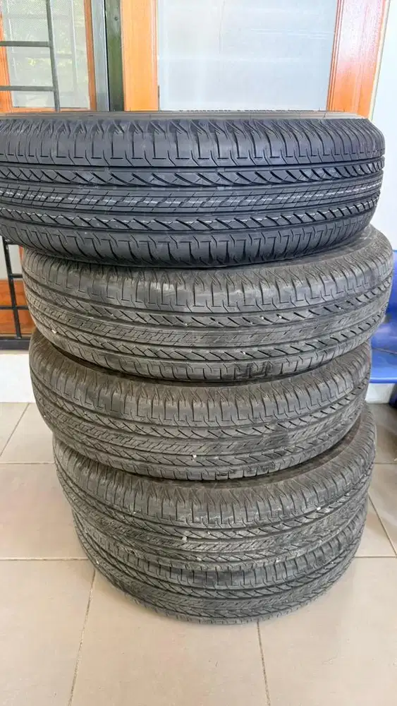 Ban Bridgestone HL 195/80 R15