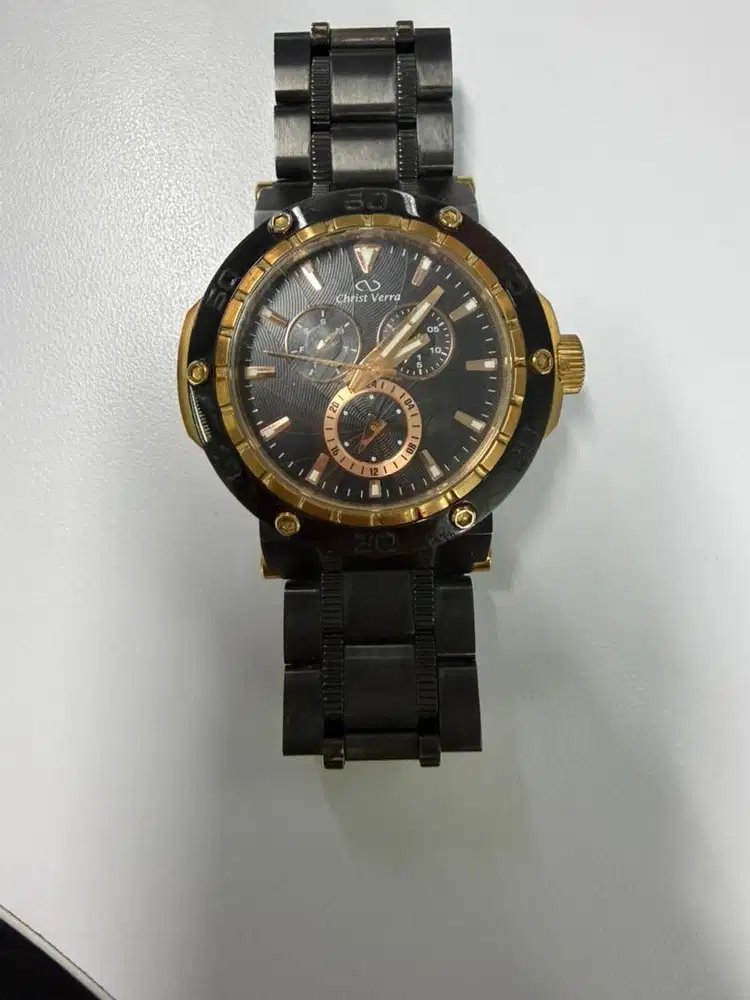 Christ Vera black gold