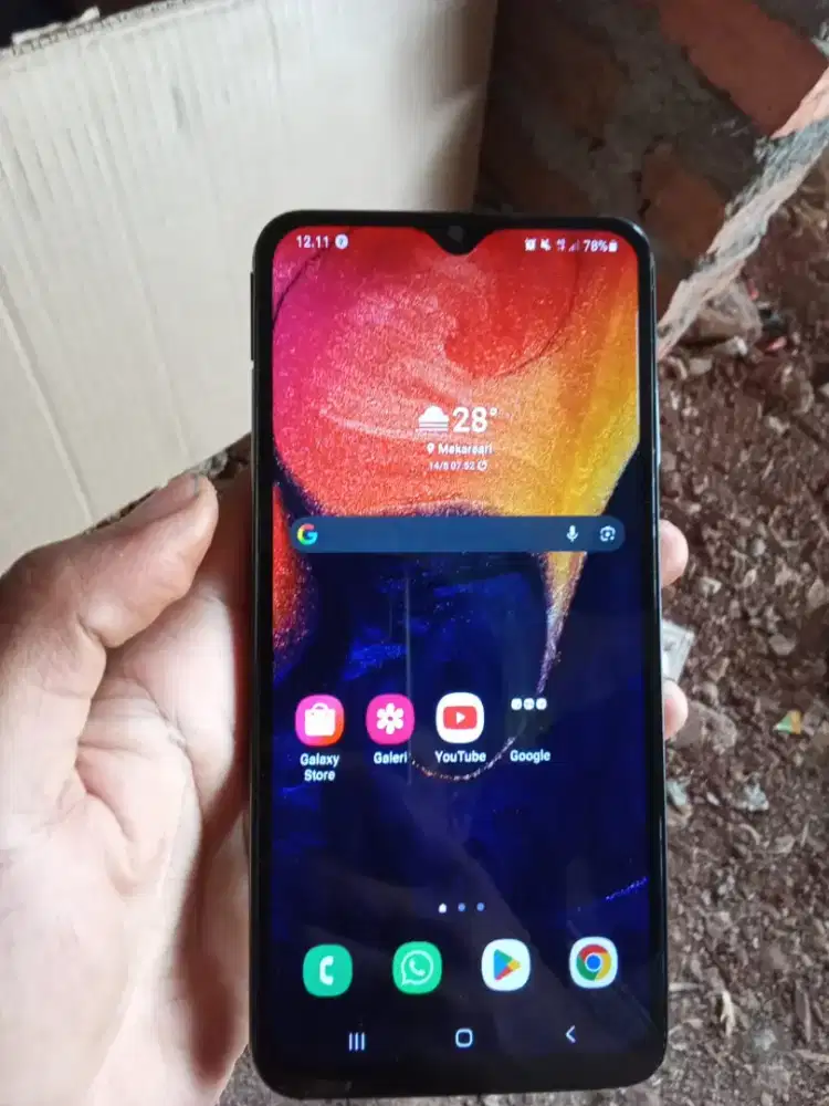 Samsung a50 4/64 nyala Minus