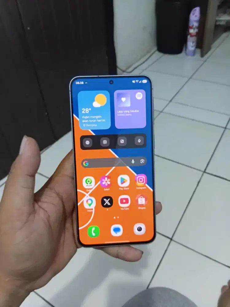 Samsung Galaxy a57 5G 8/258 Grey Like new sebulan