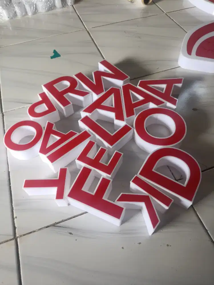 Neonbox papan nama billbiard