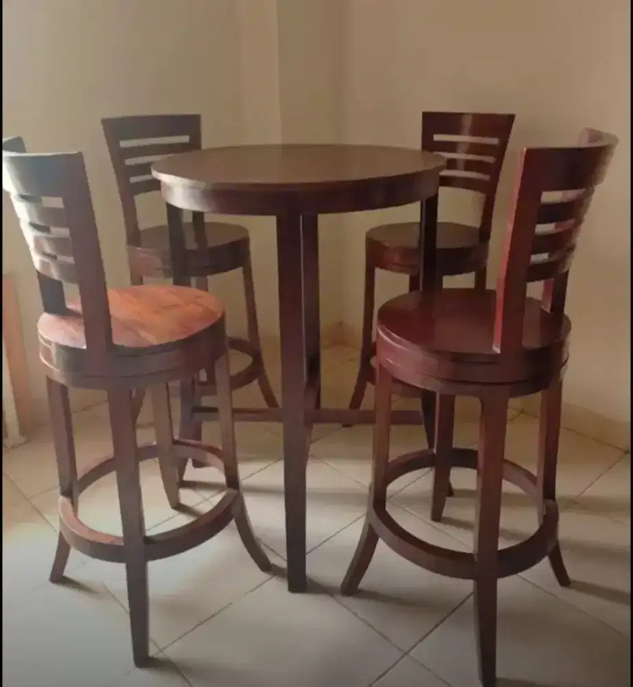 Meja Makan Kayu Jati Bulat Minimalis