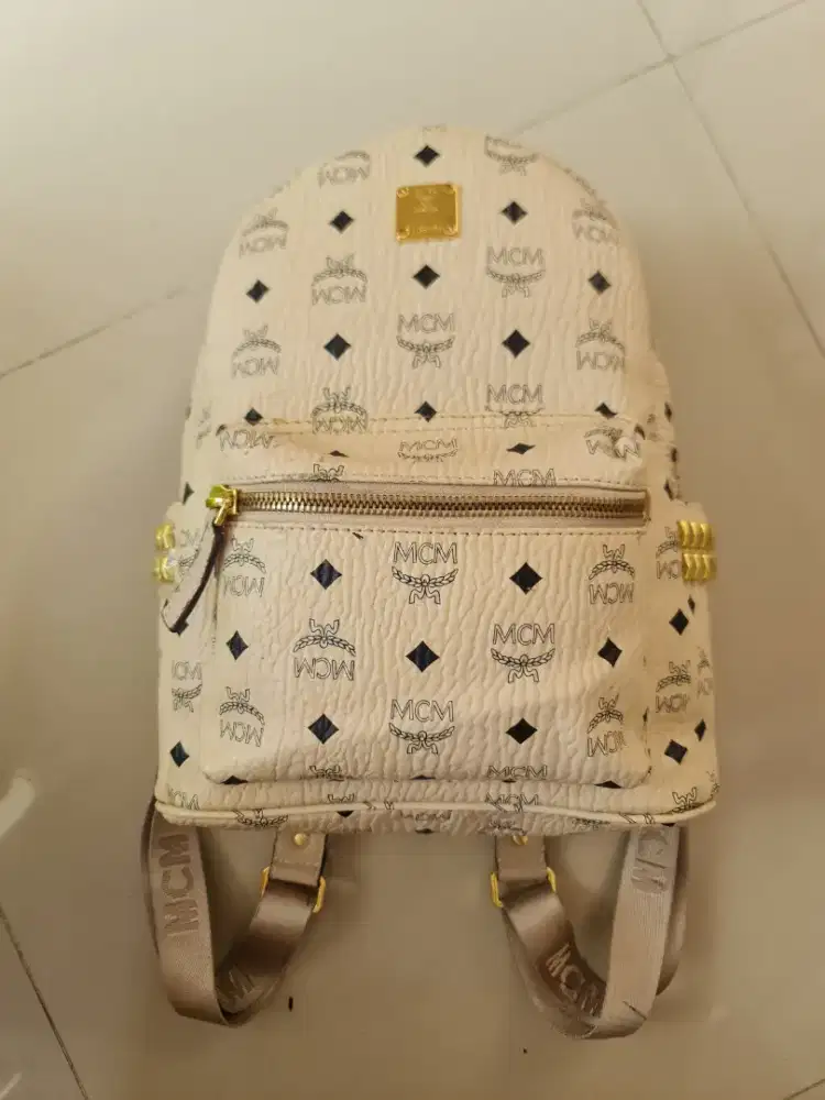 139. Tas Ransel Wanita MCM Munchen Biege Medium
Second