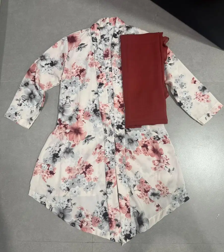 Atasan kebaya kutu baru