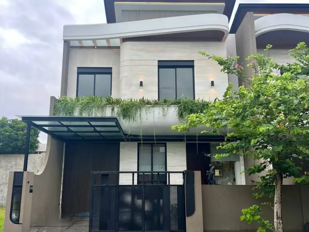 Rumah mewah di Graha Famili lebar 10 include lift + perabot