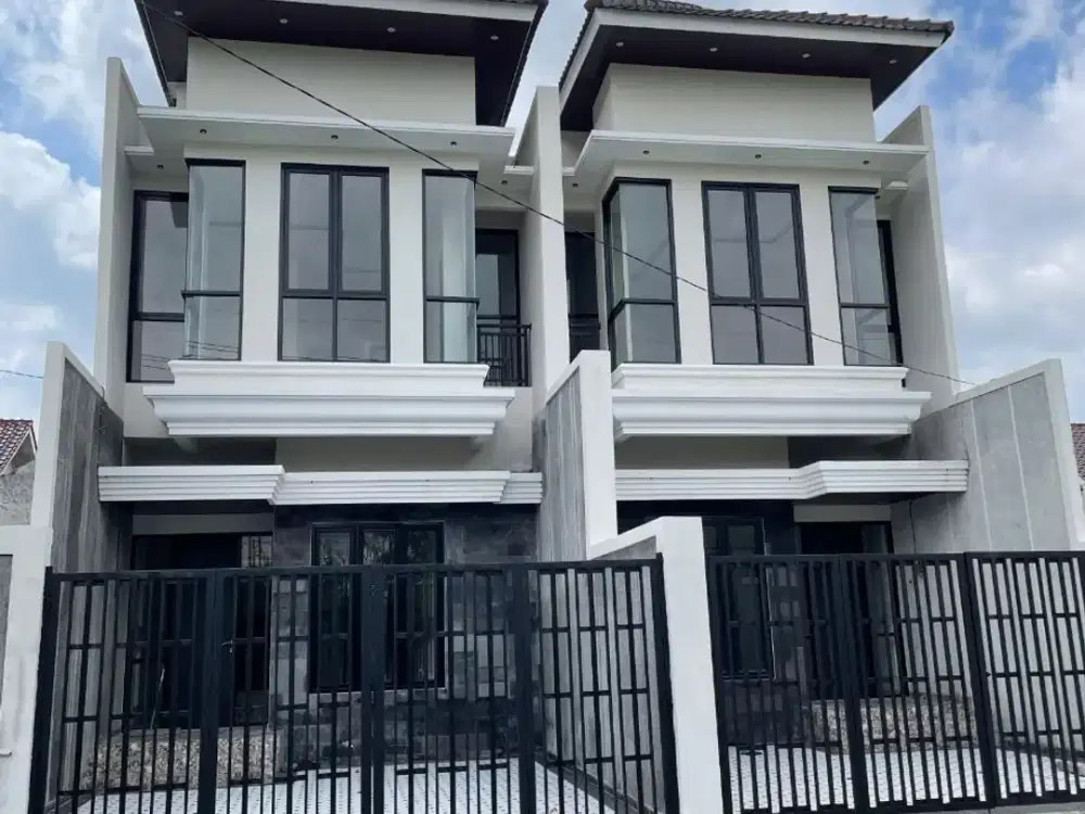 2 unit - Rumah baru american style di Greenlake Wonorejo