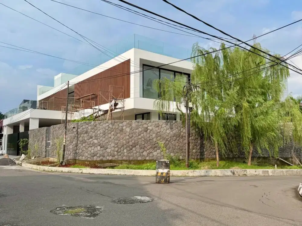Rumah mewah California vibes di Pakis Argosari with Swimming pool