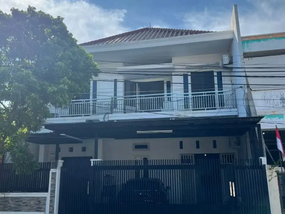 Jual cepat, Rumah second 2 lantai di Tenggilis Utara
