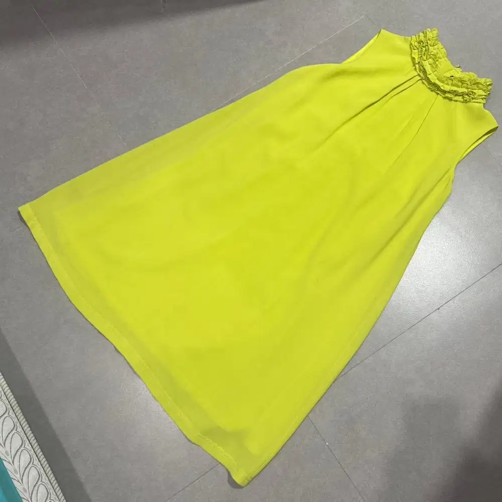 Dress cantik untuk pesta