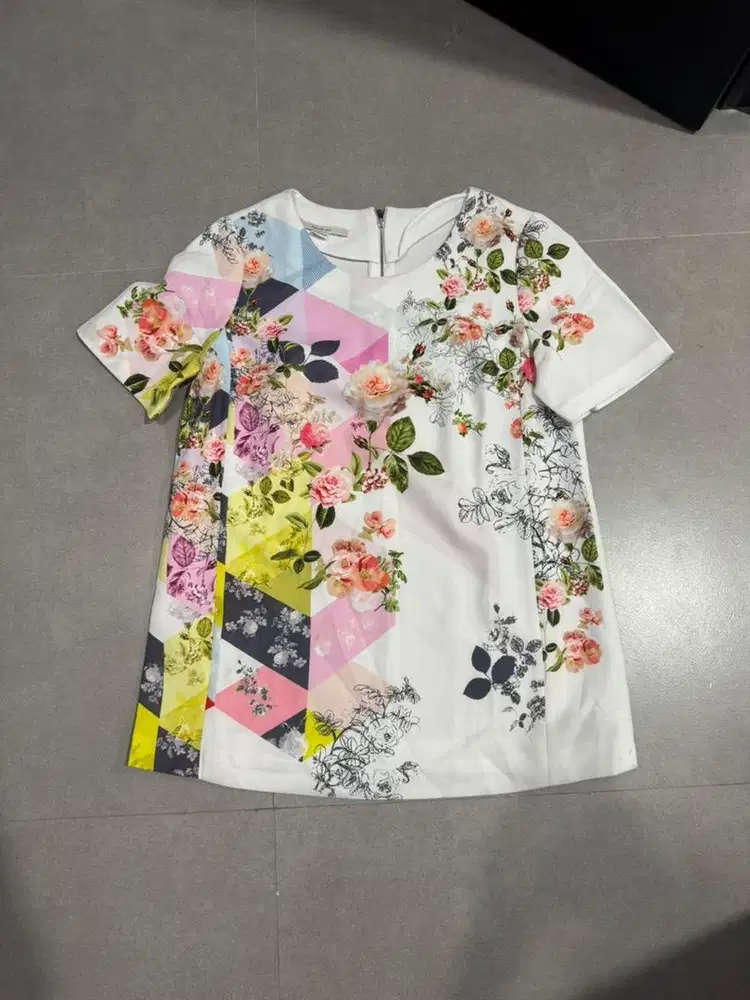 Atasan wanita formal