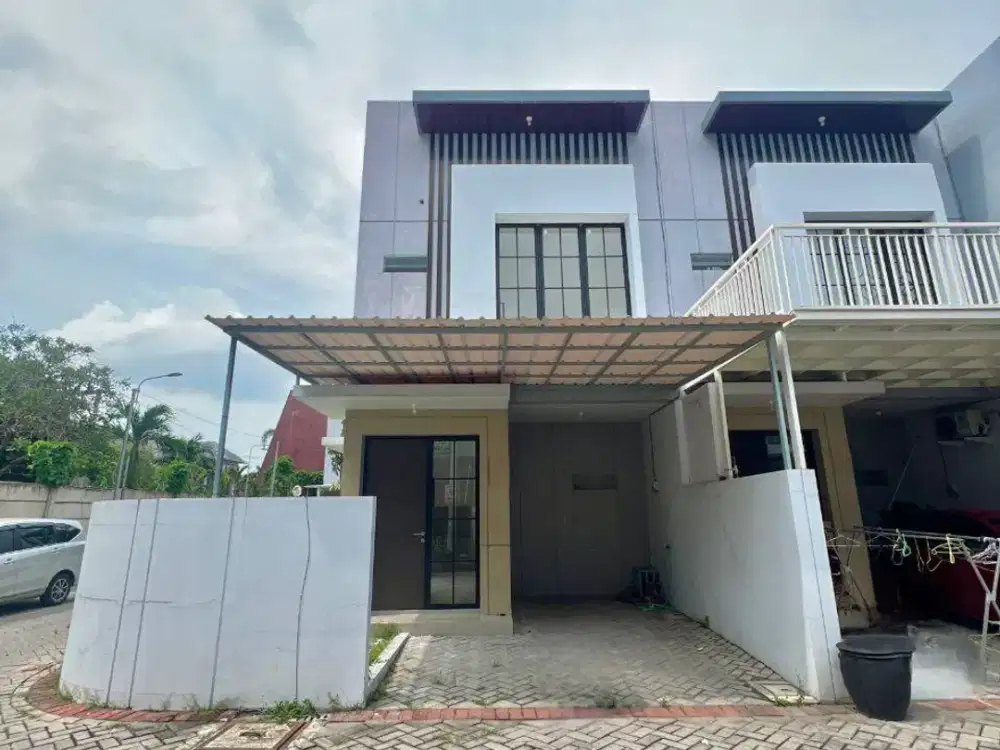 Disewakan, Rumah baru Regency One Babatan Pantai