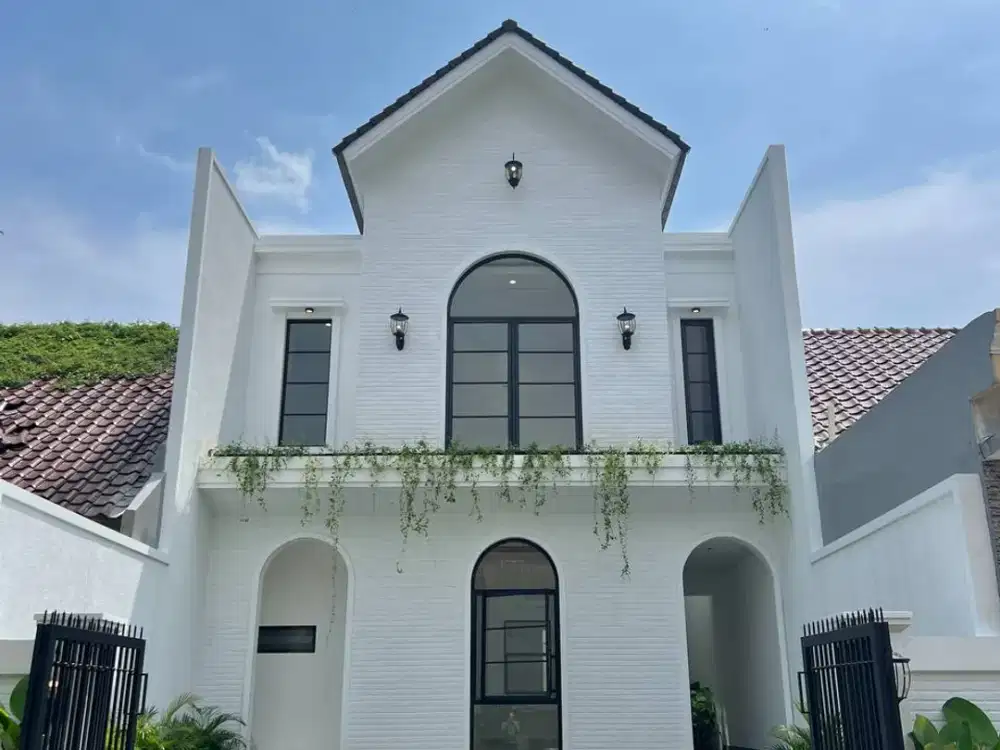 Rumah Colonial Modern 2 lantai di Purimas Regency Rungkut
