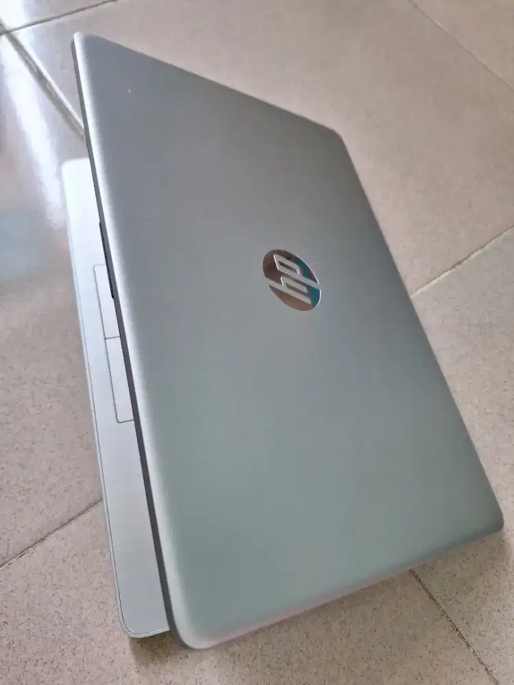 Bismillah di jual laptop hp14 slim core i3gen10 siap pakai ssd 250gb