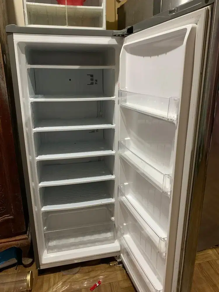 DIJUAL FREEZER LG 6 RAK  LG GN-304SLBT