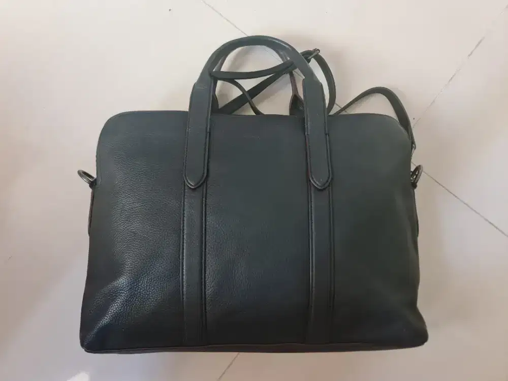 184. Tas Kerja Laptop Office Bag Pria Coach Black
Second
Leather