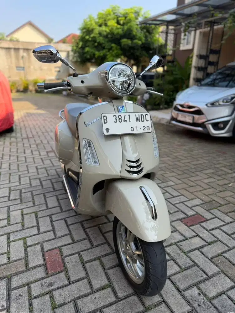 Vespa GTS 150 iGet facelift keyless