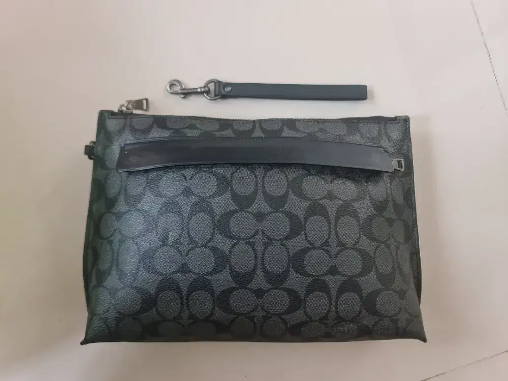 Hand Bag Clutch Pria Coach Carryall Pouch In Signature Canvas Charcoal