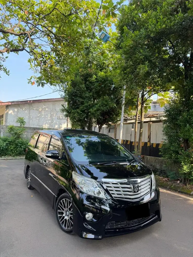 Toyota Alphard S Low KM Siap Pakai