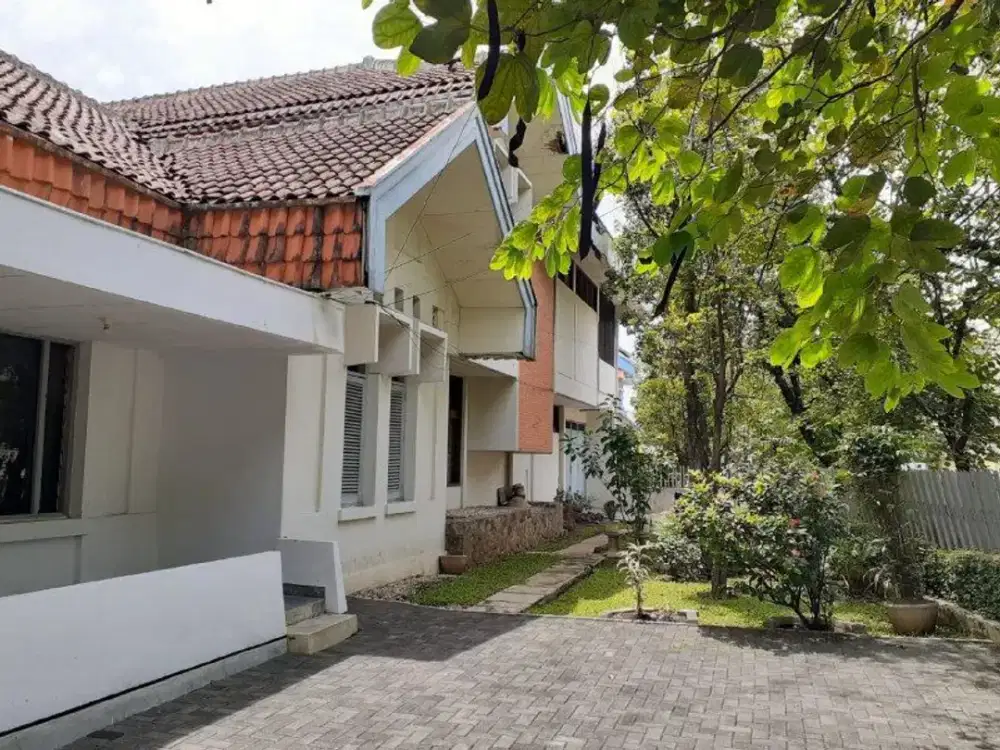 Dijual Rumah Classic Mewah Strategis Sayap Sunda Naripan dkt Alun Alun Bandung